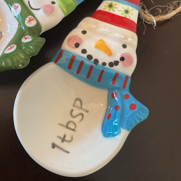 Pier 1, Discontinued Set of Ceramic Hand Painted Snowman Measuring Spoons - Picture 2 of 9